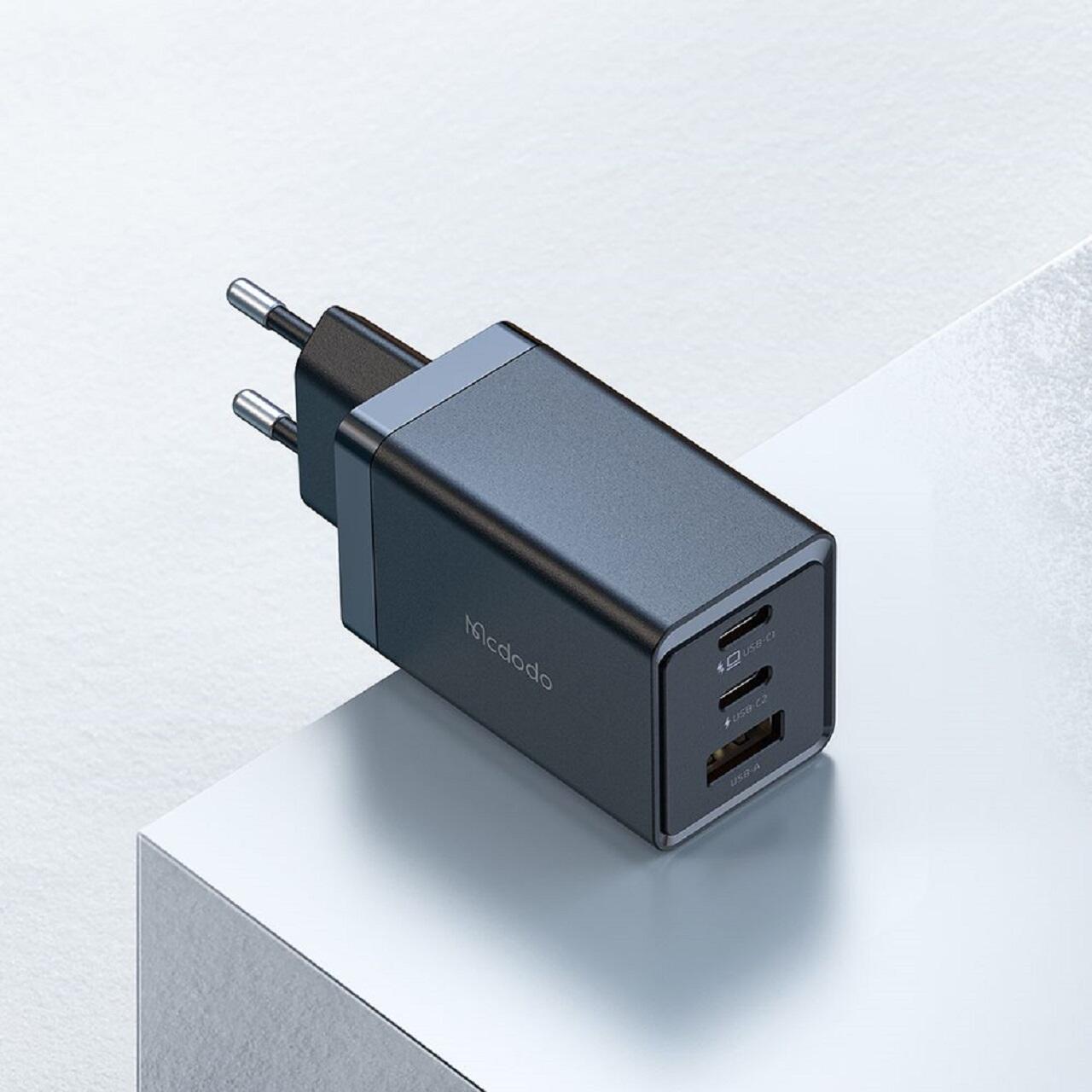 Сетевое зарядное устройство Mcdodo 70W GaN 5 mini (CH-1543) with Type-c to Type-c Cable 2m Black